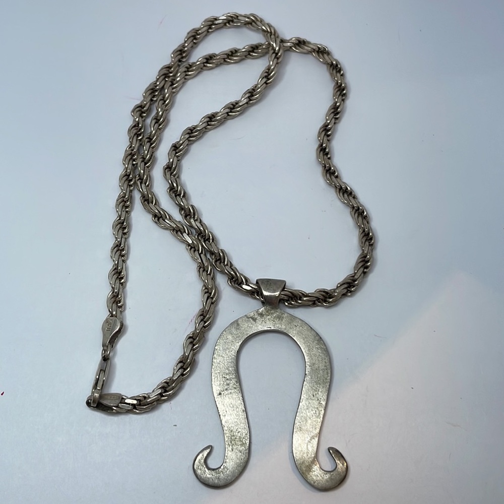 Vintage Sterling Silver thick rope chain with pendant . 925